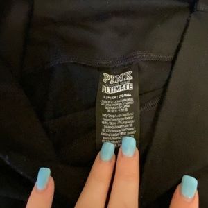 black “pink Vs” brand leggings